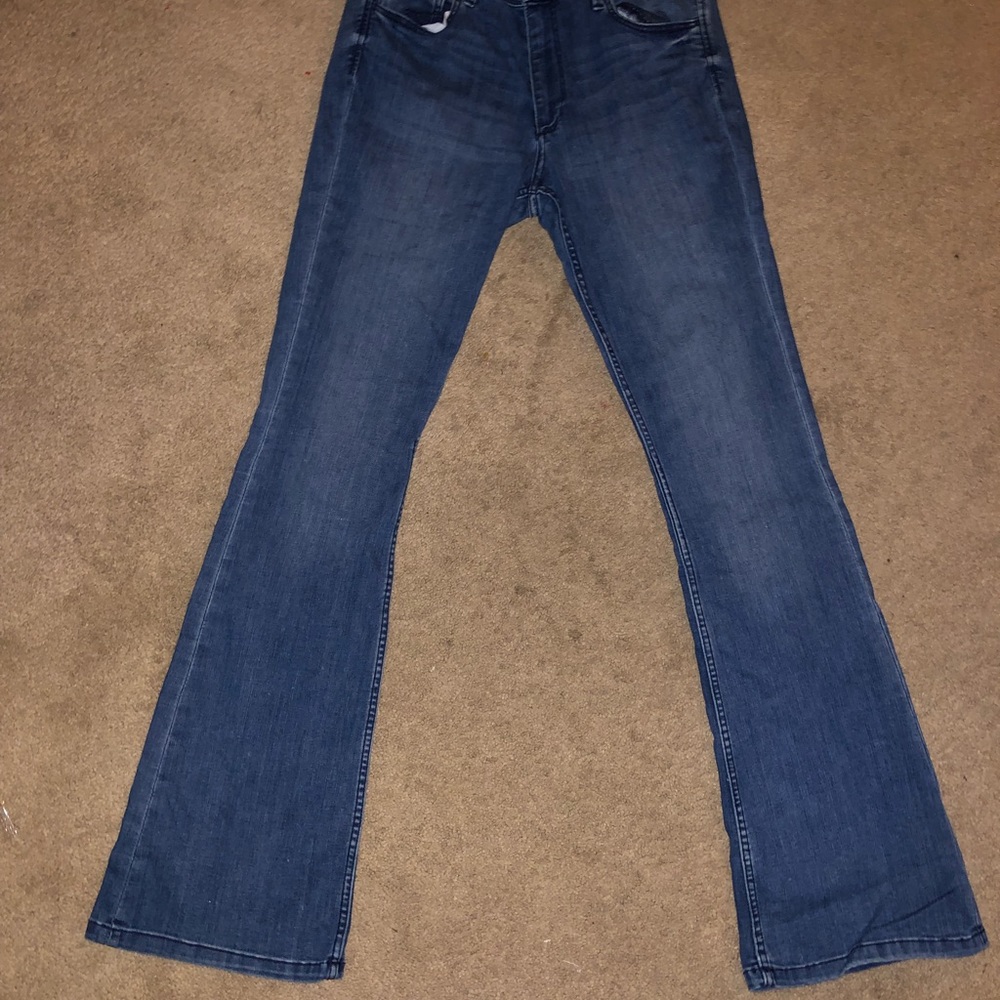 Medium flare jeans.